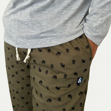 Cargar imagen en el visor de la galería, Pantalón de pijama verde oliva de rinocerontes