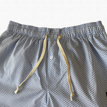Cargar imagen en el visor de la galería, Pantalón corto de pijama azul claro de rombos
